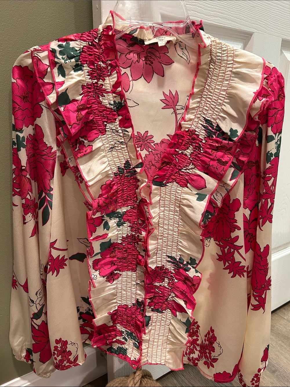 entro Pink Floral Ruffle Button-Front Blouse on Cream